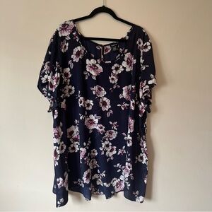 Torrid 6 Floral Navy Scoop Neck Top